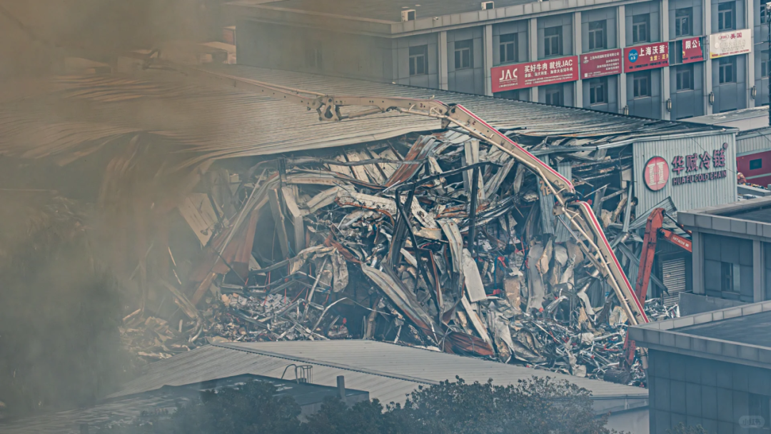 凌晨大火吞噬上海兩萬平冷庫，行業(yè)安全警鐘再響(圖6)