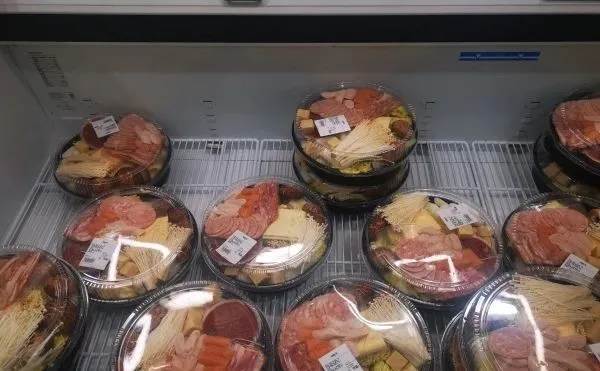 8210億元春節(jié)餐飲市場，預(yù)制水產(chǎn)品市場迎來大爆發(fā)！海底撈、西貝、三全、安井、正大等頭部企業(yè)跑步入場！(圖3)